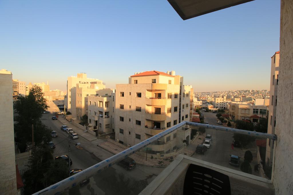 Aqarco Sanar Apartment Amman Bagian luar foto